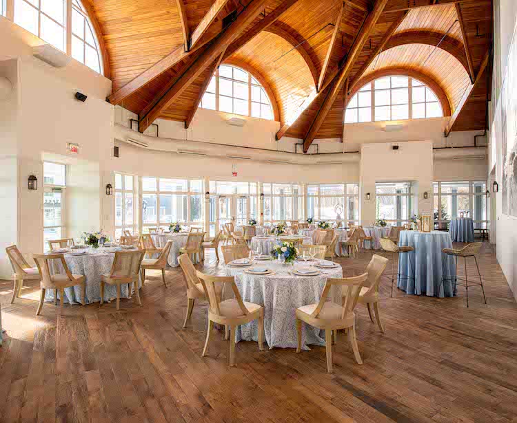 salon dining room