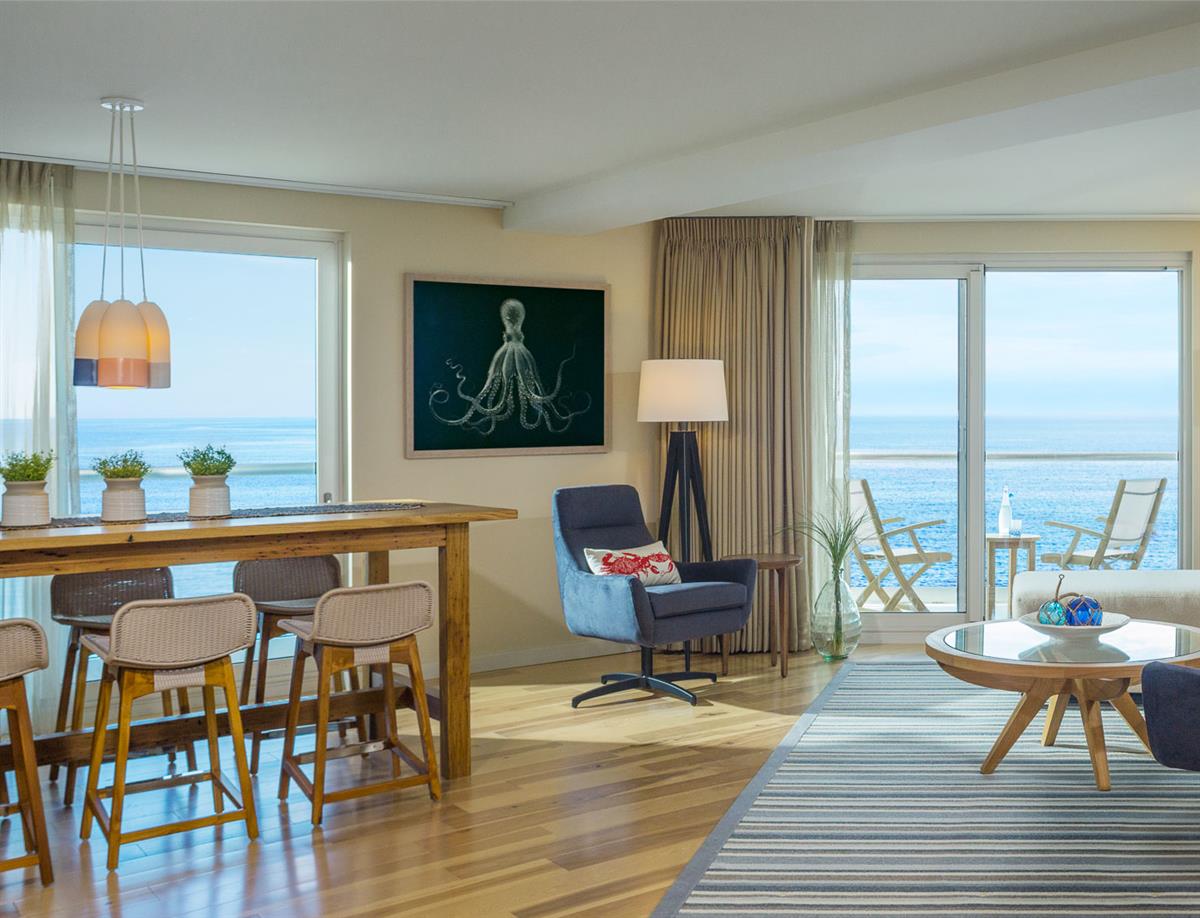 Cliff House Maine Suite